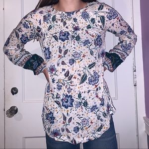 Long-sleeved blouse